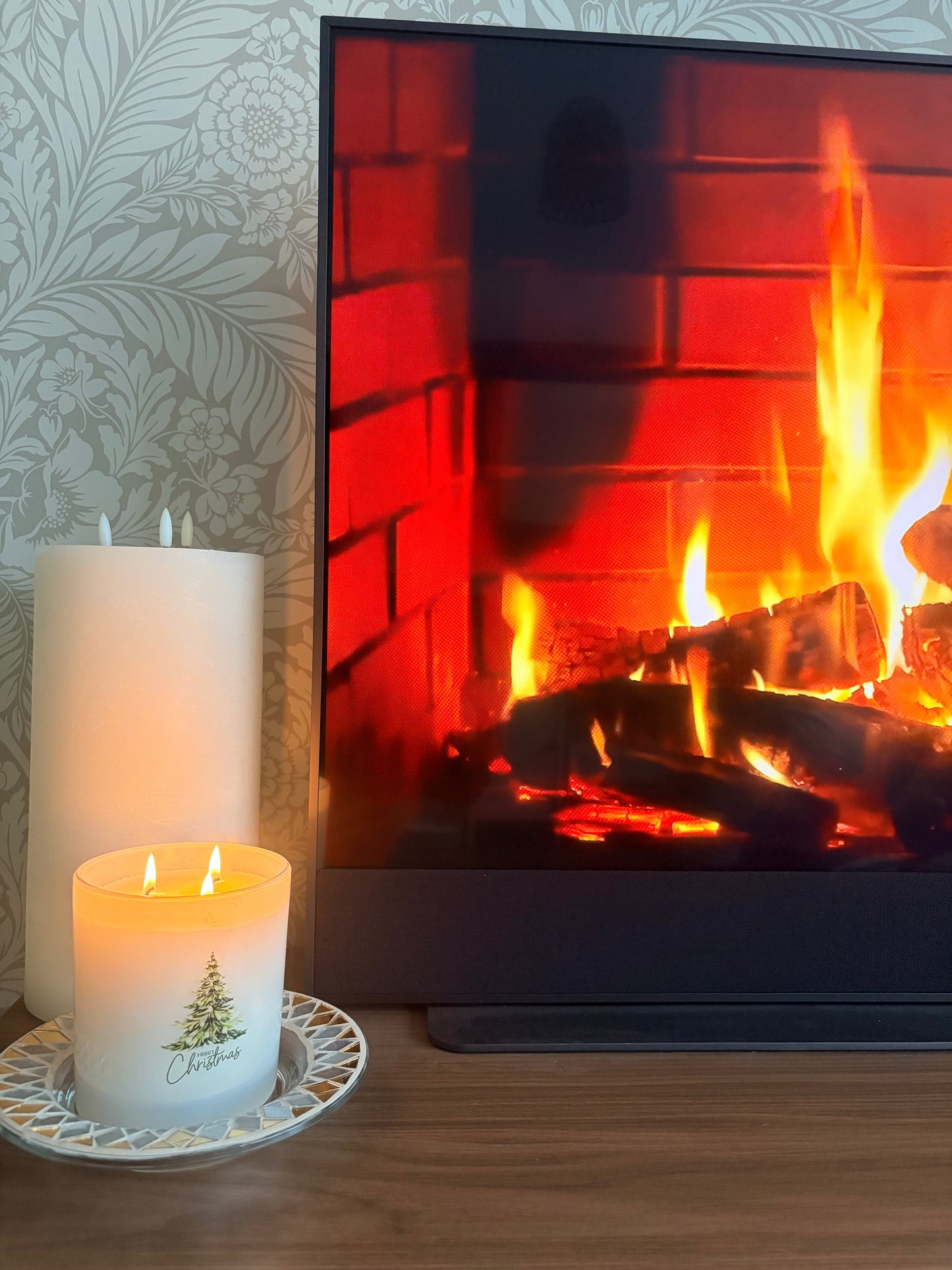 Merry Christmas Scented Vegan Candle In Frosted Glass